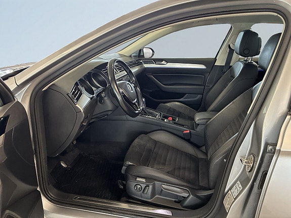 Volkswagen Passat 7 of 19