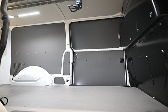 Volkswagen Transporter 9 of 28