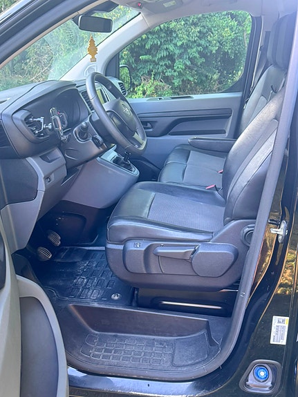 Opel Vivaro 5 of 8