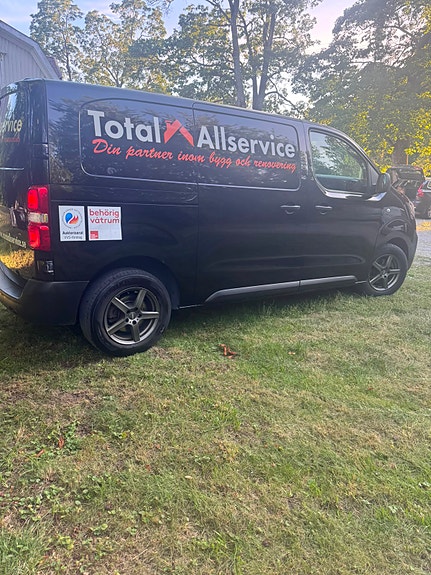 Opel Vivaro 2 of 8