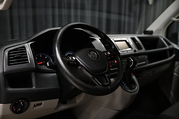 Volkswagen Transporter 17 of 30