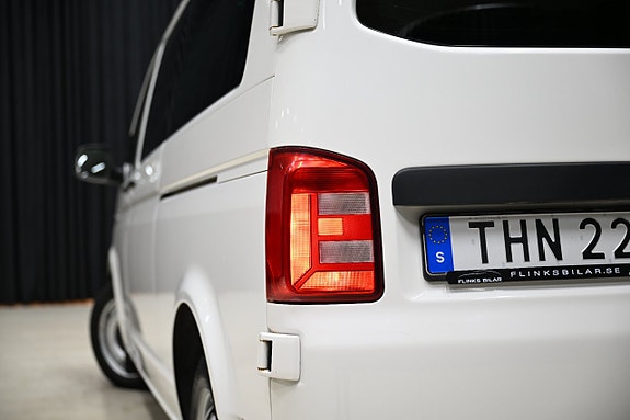 Volkswagen Caravelle 10 of 30
