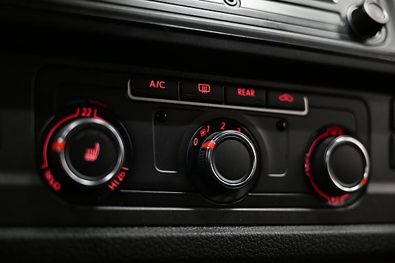 Volkswagen Caravelle 24 of 30