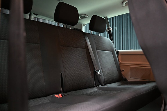 Volkswagen Caravelle 22 of 30