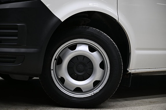 Volkswagen Caravelle 13 of 30