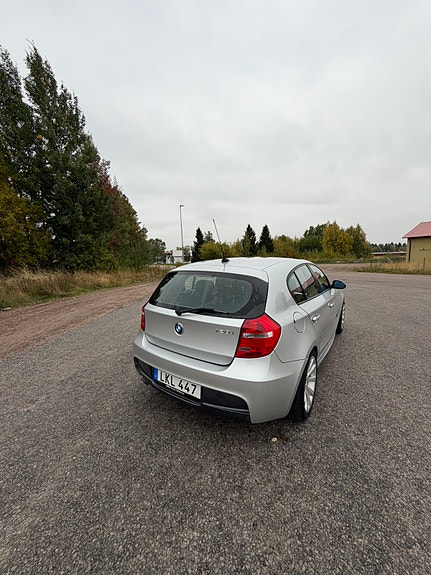 BMW 120i 3 of 9
