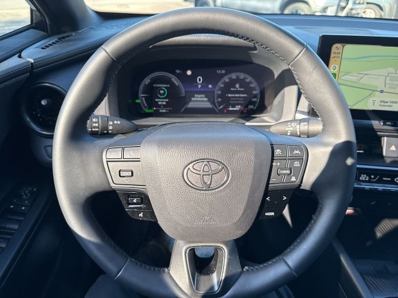 Toyota C-HR 13 of 25