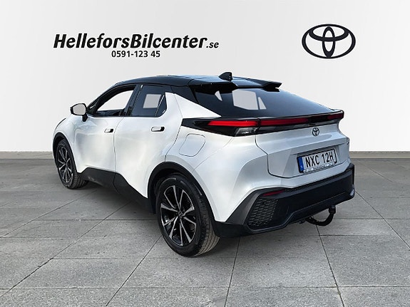 Toyota C-HR 2 of 25