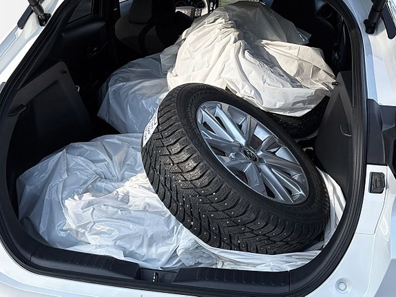Toyota C-HR 10 of 25