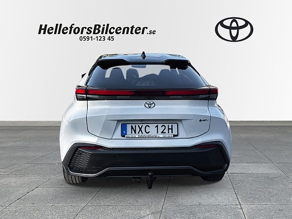 Toyota C-HR 4 of 25