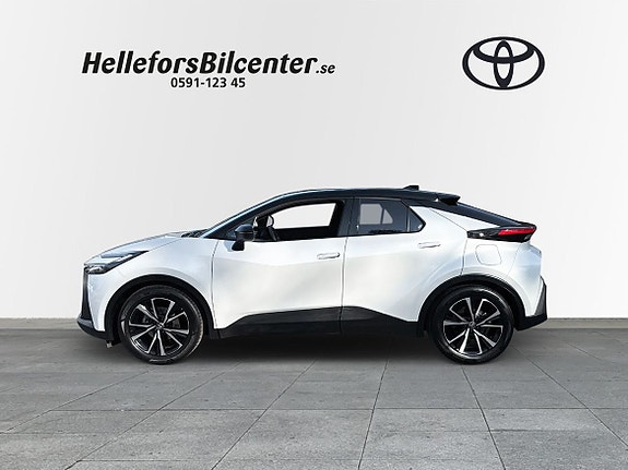 Toyota C-HR 3 of 25