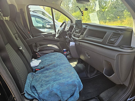Ford Transit Custom 15 of 19