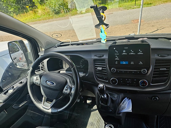 Ford Transit Custom 11 of 19
