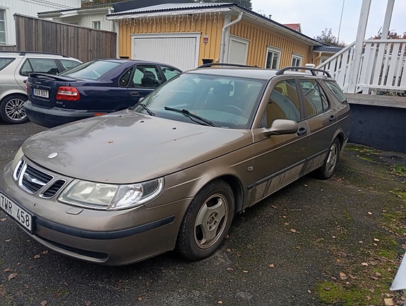 Saab 9-5 4 of 6