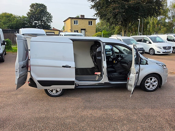 Ford Transit Connect 12 of 18