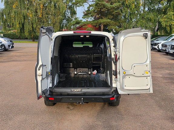 Ford Transit Connect 13 of 18