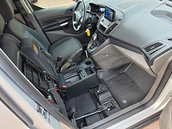 Ford Transit Connect 11 of 18