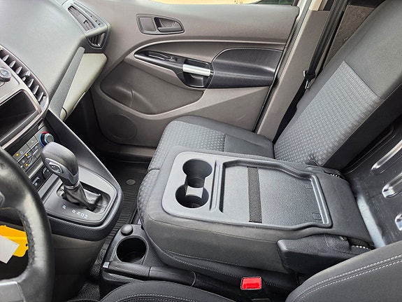 Ford Transit Connect 15 of 18