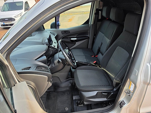 Ford Transit Connect 14 of 18