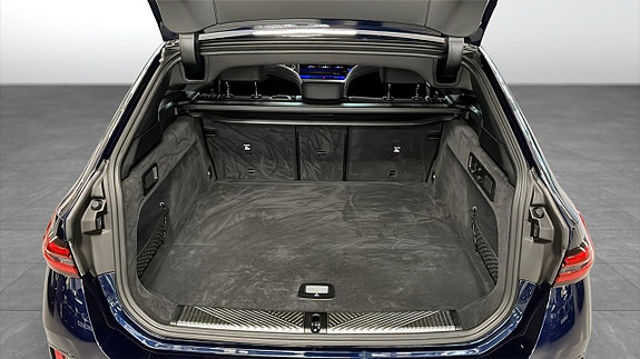 BMW 530e 10 of 13