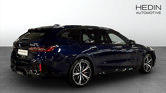 BMW 530e 2 of 13