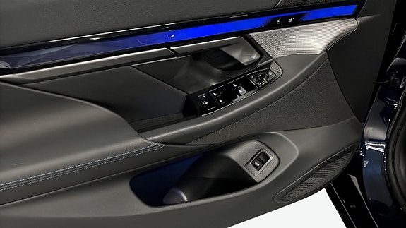 BMW 530e 11 of 13