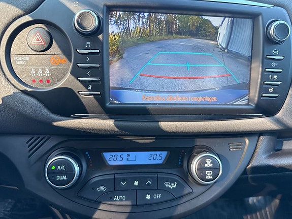 Toyota Yaris 15 of 20