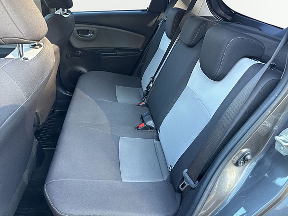 Toyota Yaris 11 of 20