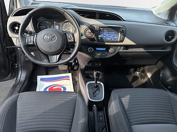 Toyota Yaris 8 of 20
