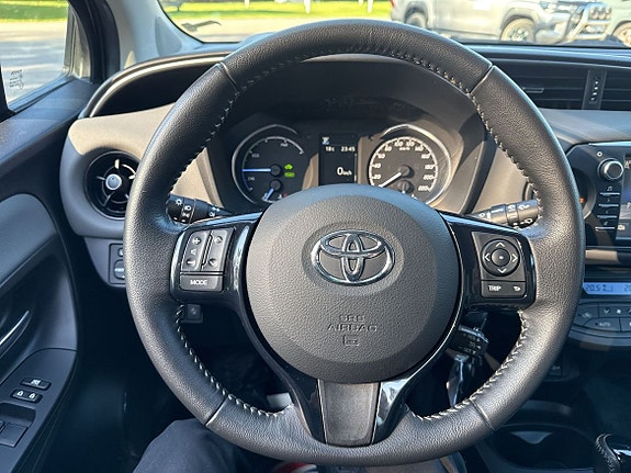 Toyota Yaris 13 of 20