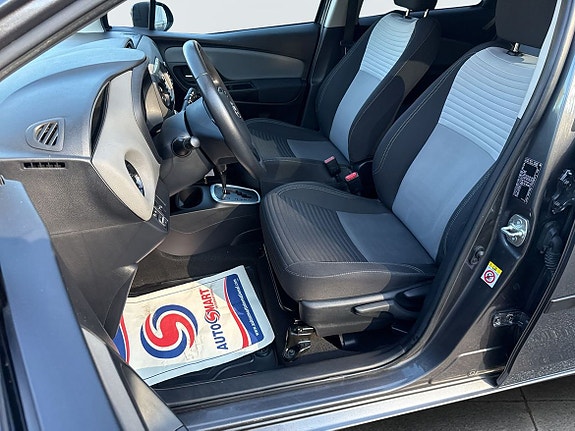 Toyota Yaris 12 of 20