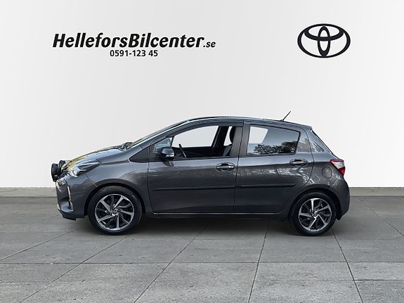Toyota Yaris 3 of 20
