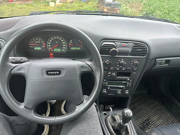 Volvo V40 5 of 7
