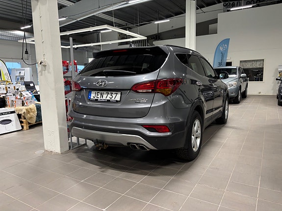 Hyundai Santa Fe 3 of 7