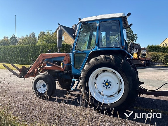 Traktor Ford 5600 DP med tippvagn 2 of 30
