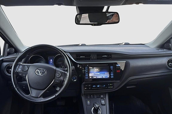 Toyota Auris 9 of 12