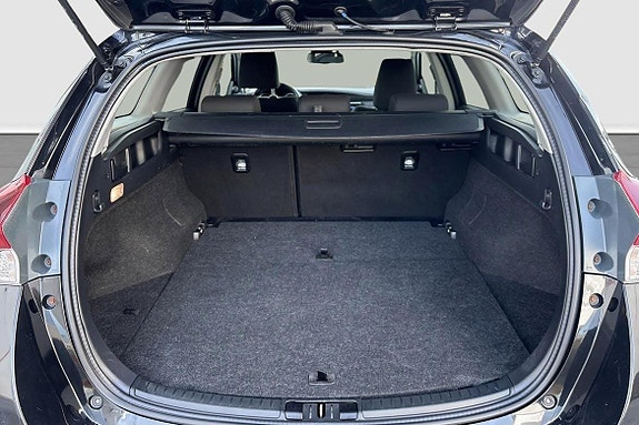 Toyota Auris 12 of 12