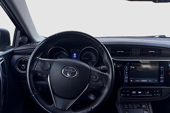 Toyota Auris 10 of 12