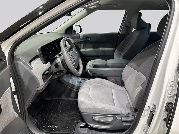 Kia EV3 8 of 17