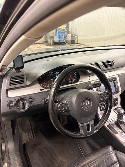 Volkswagen Passat 6 of 10