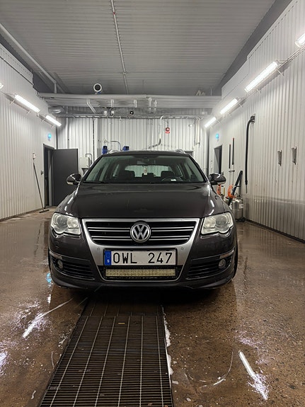 Volkswagen Passat 3 of 10