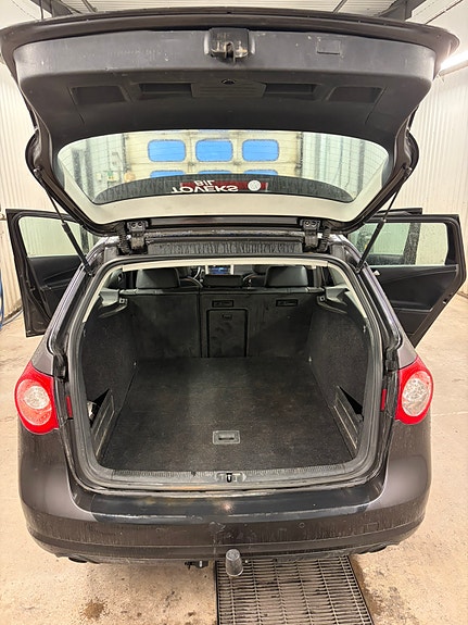 Volkswagen Passat 5 of 10