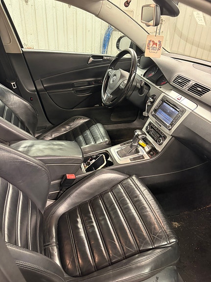 Volkswagen Passat 9 of 10