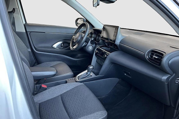 Toyota Yaris Cross 8 of 13
