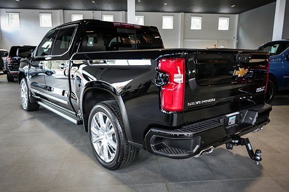 Chevrolet Silverado EV 4 of 30