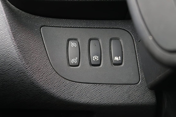 Nissan NV250 9 of 16