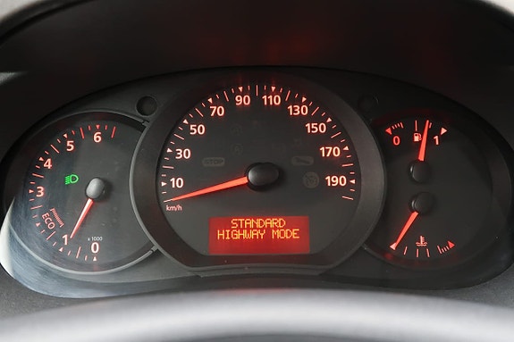 Nissan NV250 11 of 16