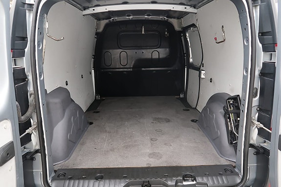 Nissan NV250 4 of 16