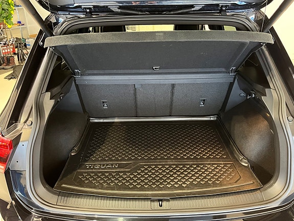 Volkswagen Tiguan 12 of 23