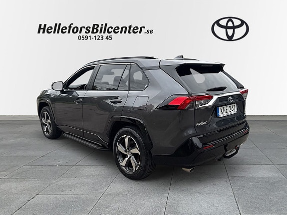 Toyota RAV4 2 of 25